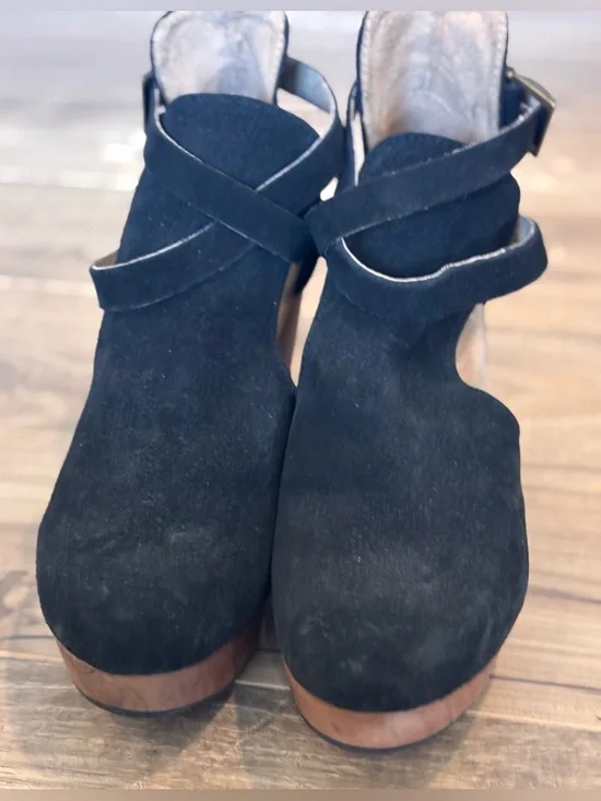 Free People Cedar Clog – Size 37 (US 6.5) Suede Platform Clogs - Picture 4 of 8